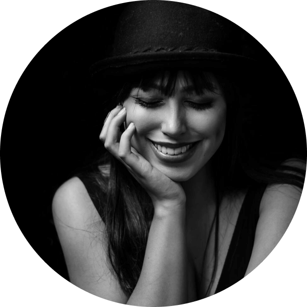 占位符图片,带有撰写好评的用户的头像。